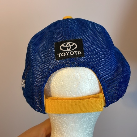 NASCAR Joe Gibbs Racing Pedigree Toyota Crew Sample Checked Flag Sports Hat Cap - Picture 3 of 12